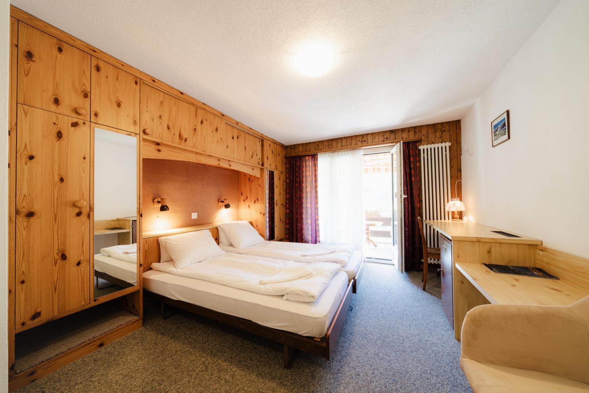 Hotel Old Jnn Klosters Exterior photo
