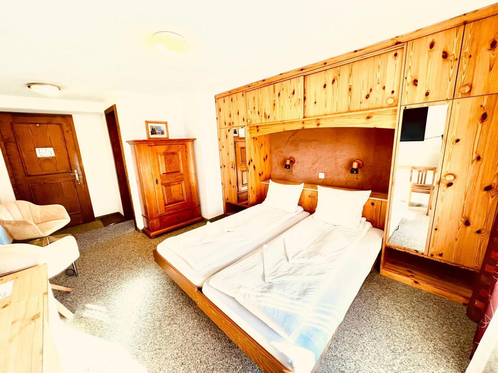 Hotel Old Jnn Klosters Exterior photo