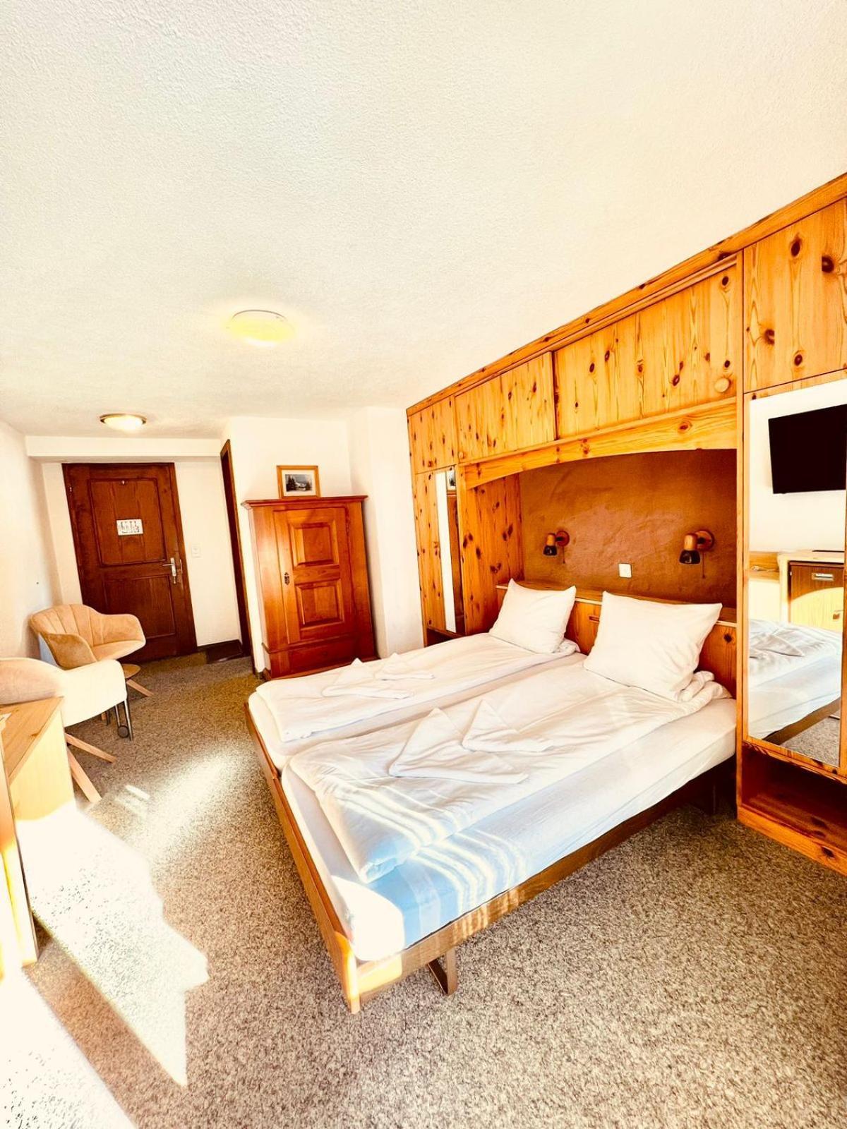 Hotel Old Jnn Klosters Exterior photo
