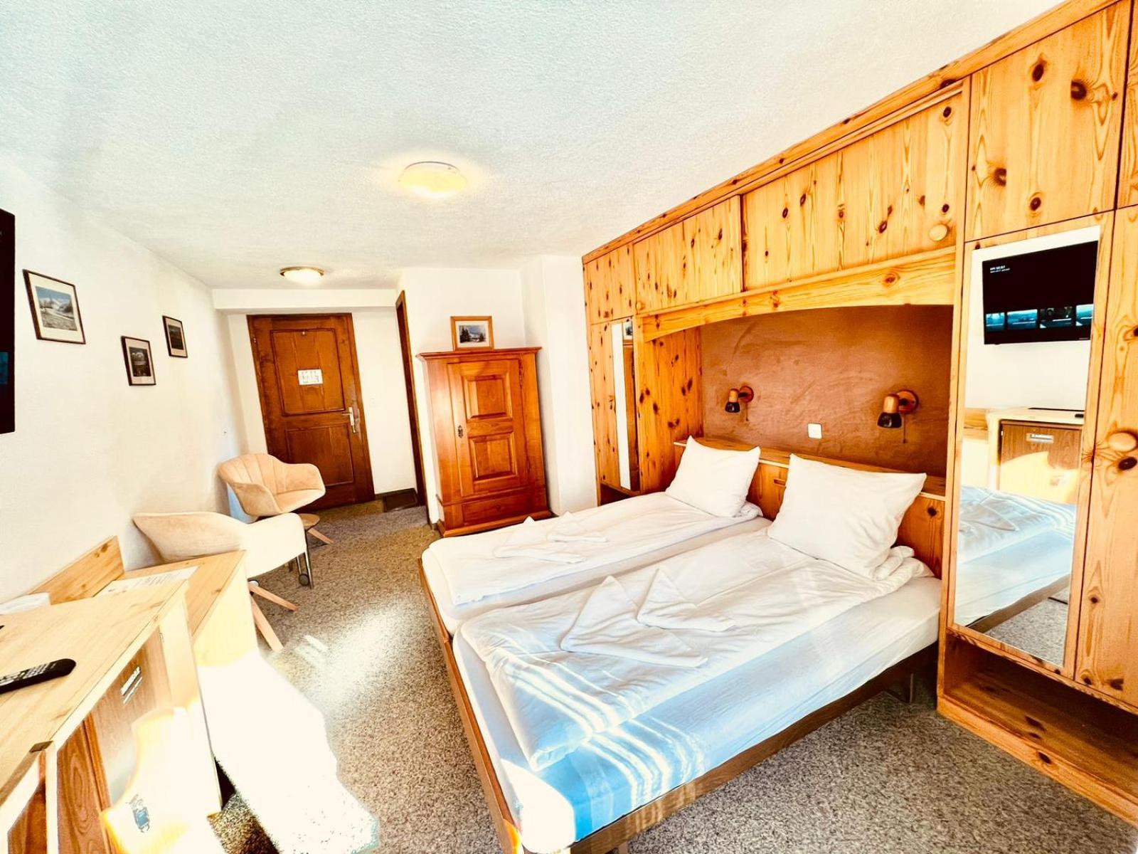Hotel Old Jnn Klosters Exterior photo