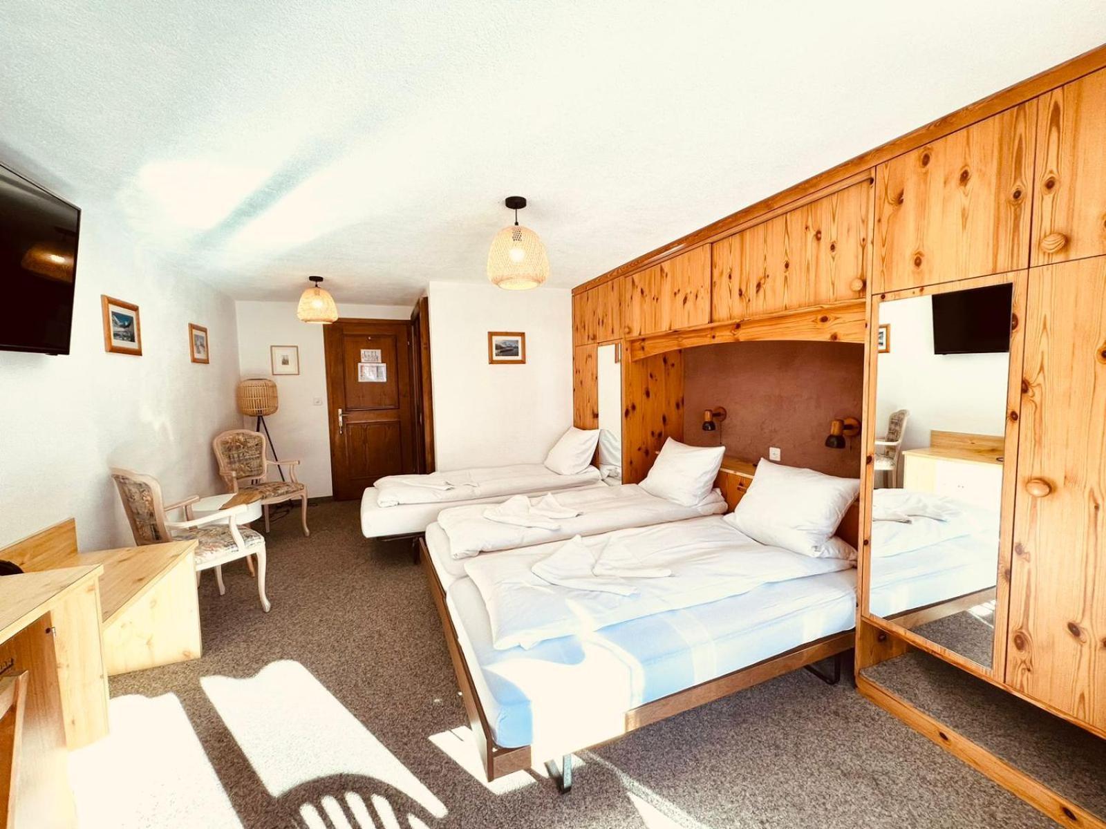 Hotel Old Jnn Klosters Exterior photo